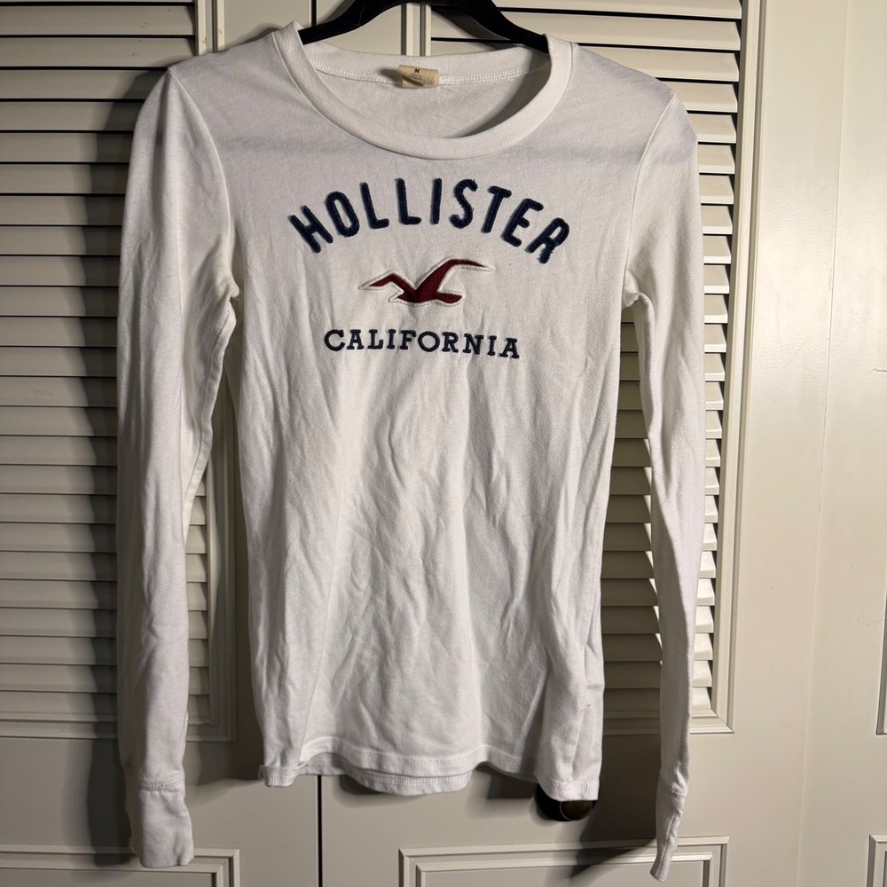 Y2K Hollister California White Long Sleeve Graphic Tee Embroidered Logo Medium